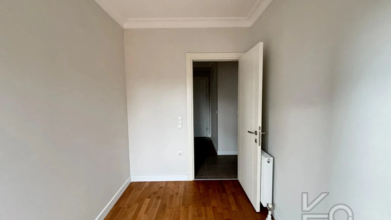 Laci̇vert Cadde Göztepede Bağdat Caddesi̇ne Yakın 2 Bloklu Yeni̇ Bi̇na 4+1 115m²