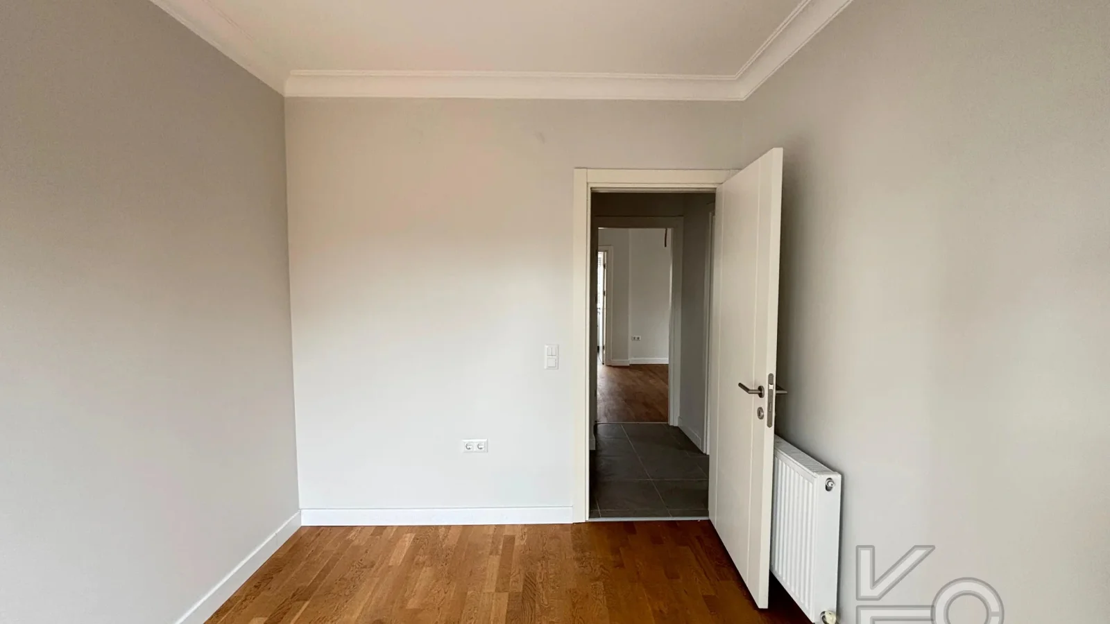 Laci̇vert Cadde Göztepede Bağdat Caddesi̇ne Yakın 2 Bloklu Yeni̇ Bi̇na 4+1 115m²