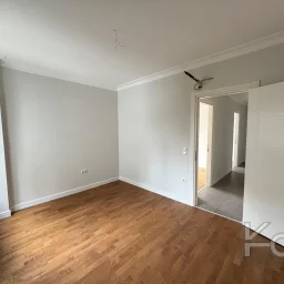 Laci̇vert Cadde Göztepede Bağdat Caddesi̇ne Yakın 2 Bloklu Yeni̇ Bi̇na 4+1 115m²
