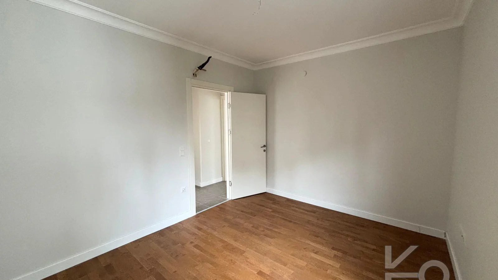 Laci̇vert Cadde Göztepede Bağdat Caddesi̇ne Yakın 2 Bloklu Yeni̇ Bi̇na 4+1 115m²