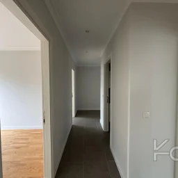 Laci̇vert Cadde Göztepede Bağdat Caddesi̇ne Yakın 2 Bloklu Yeni̇ Bi̇na 4+1 115m²
