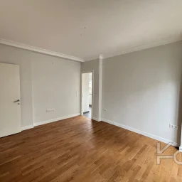 Laci̇vert Cadde Göztepede Bağdat Caddesi̇ne Yakın 2 Bloklu Yeni̇ Bi̇na 4+1 115m²