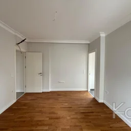 Laci̇vert Cadde Göztepede Bağdat Caddesi̇ne Yakın 2 Bloklu Yeni̇ Bi̇na 4+1 115m²