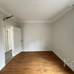 Laci̇vert Cadde Göztepede Bağdat Caddesi̇ne Yakın 2 Bloklu Yeni̇ Bi̇na 4+1 115m²