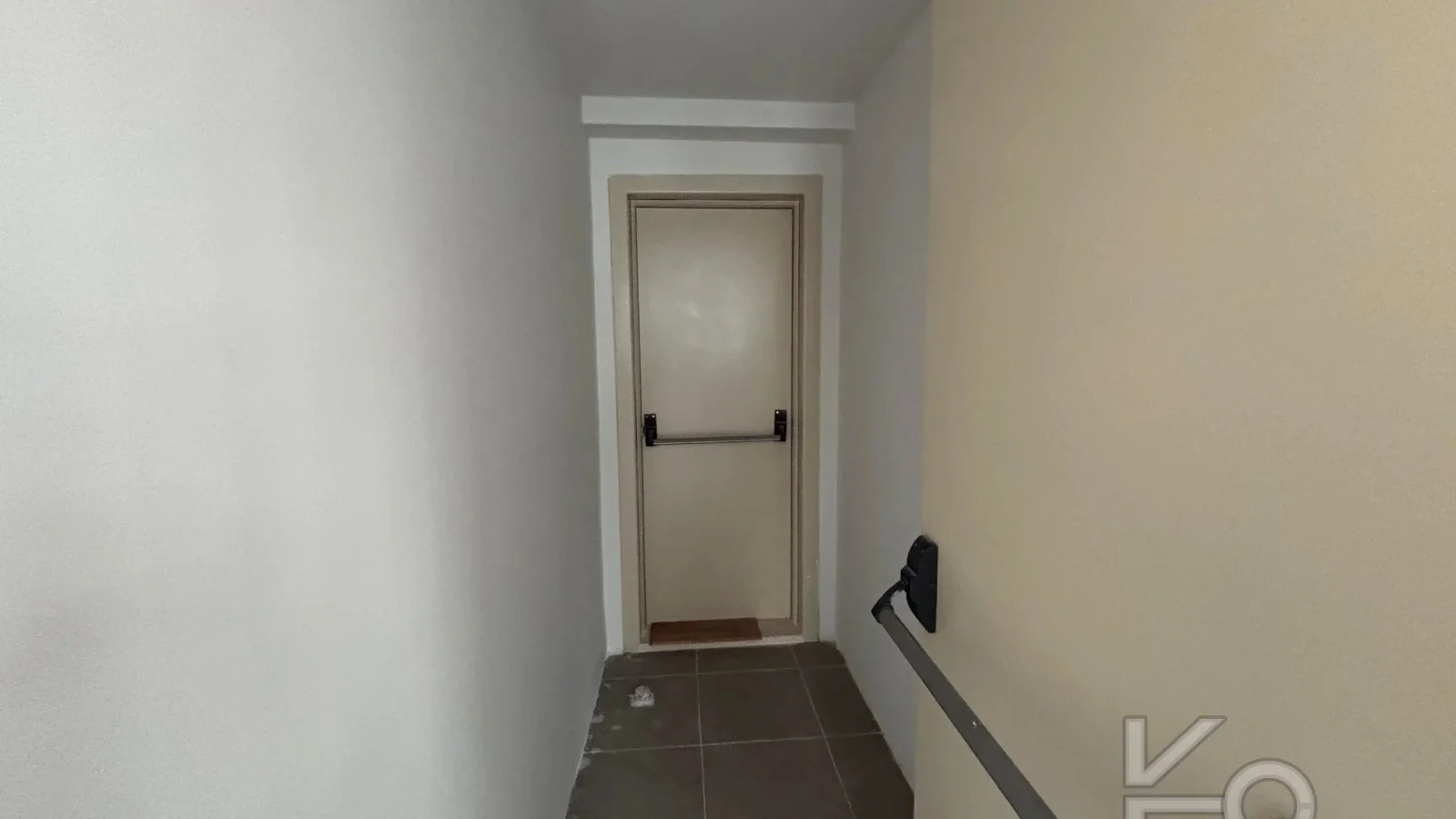 Laci̇vert Cadde Göztepede Bağdat Caddesi̇ne Yakın 2 Bloklu Yeni̇ Bi̇na 4+1 115m²