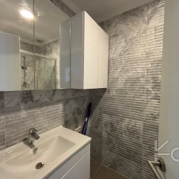 Laci̇vert Cadde Göztepede Bağdat Caddesi̇ne Yakın 2 Bloklu Yeni̇ Bi̇na 4+1 115m²