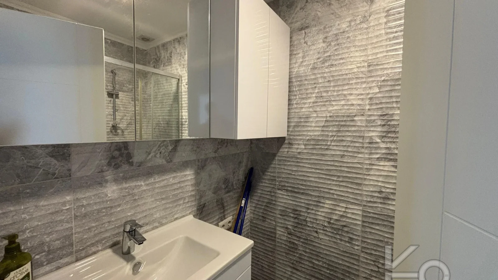 Laci̇vert Cadde Göztepede Bağdat Caddesi̇ne Yakın 2 Bloklu Yeni̇ Bi̇na 4+1 115m²