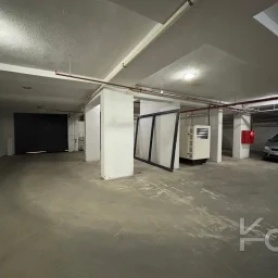 Laci̇vert Cadde Göztepede Bağdat Caddesi̇ne Yakın 2 Bloklu Yeni̇ Bi̇na 4+1 115m²