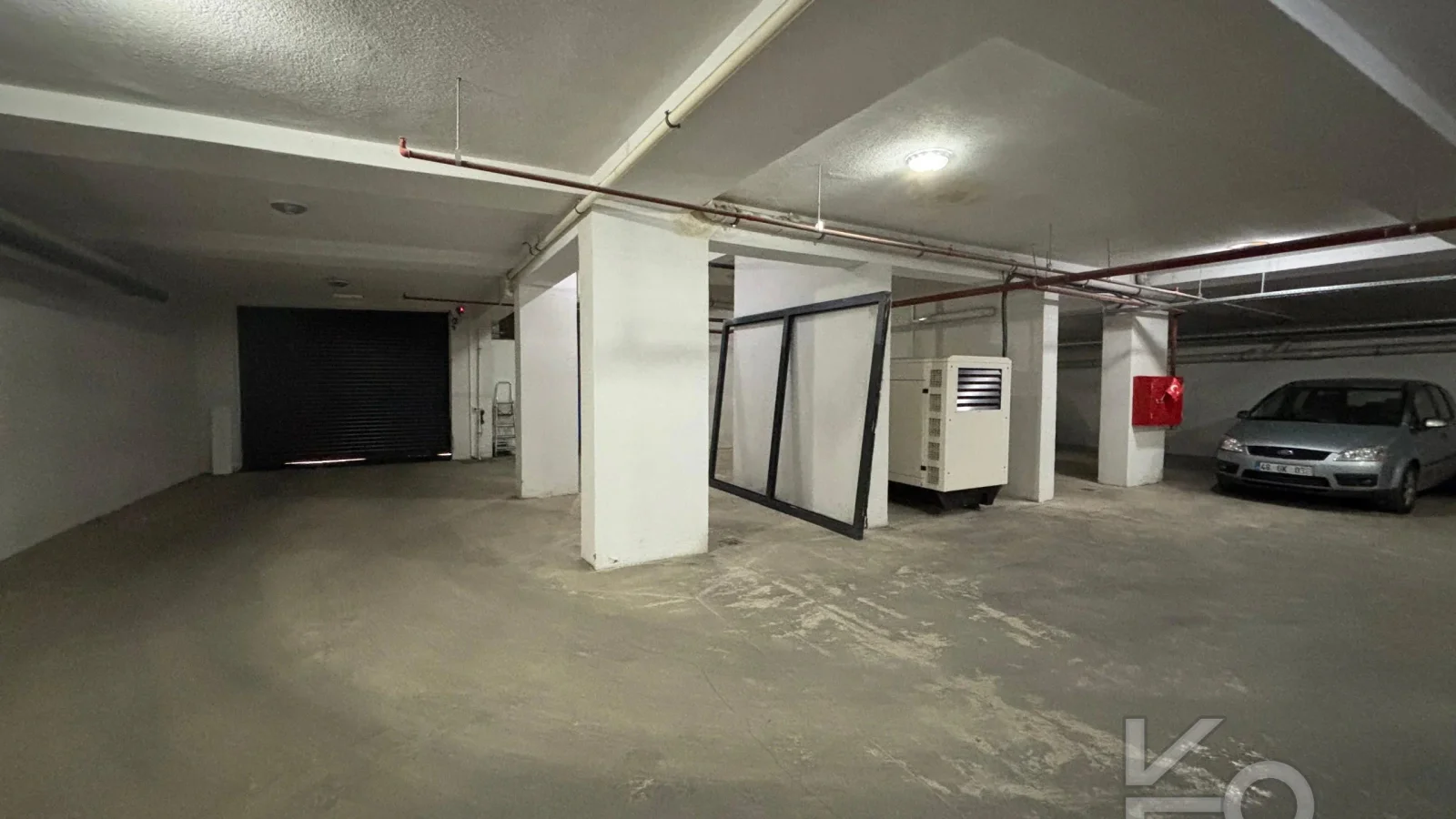 Laci̇vert Cadde Göztepede Bağdat Caddesi̇ne Yakın 2 Bloklu Yeni̇ Bi̇na 4+1 115m²