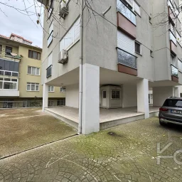 Laci̇vert Cadde Göztepede Bağdat Caddesi̇ne Yakın 2 Bloklu Yeni̇ Bi̇na 4+1 115m²