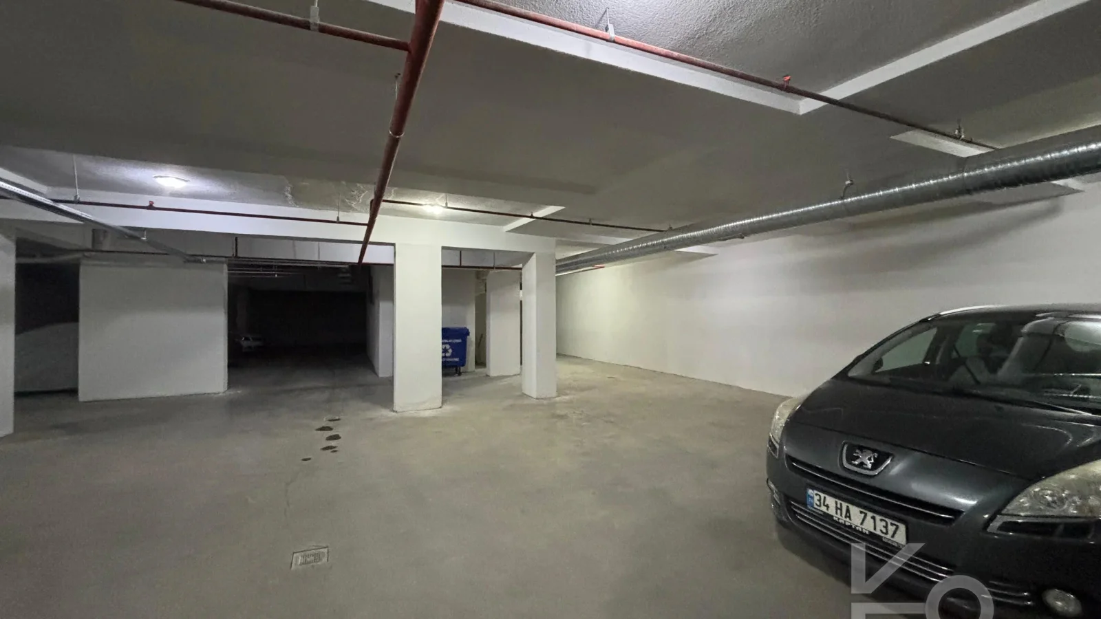 Laci̇vert Cadde Göztepede Bağdat Caddesi̇ne Yakın 2 Bloklu Yeni̇ Bi̇na 4+1 115m²