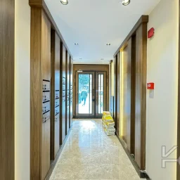 Academy Çi̇ftehavuzlar Sahi̇lde Presti̇jli̇ Yeni̇ Bi̇nada 90m2 2+1 