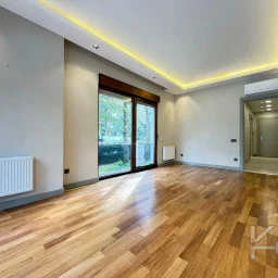 Academy Çi̇ftehavuzlar Sahi̇lde Presti̇jli̇ Yeni̇ Bi̇nada 90m2 2+1 