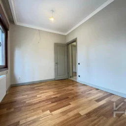 Academy Çi̇ftehavuzlar Sahi̇lde Presti̇jli̇ Yeni̇ Bi̇nada 90m2 2+1 