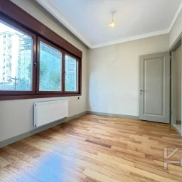 Academy Çi̇ftehavuzlar Sahi̇lde Presti̇jli̇ Yeni̇ Bi̇nada 90m2 2+1 