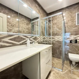 Academy Çi̇ftehavuzlar Sahi̇lde Presti̇jli̇ Yeni̇ Bi̇nada 90m2 2+1 
