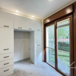 Academy Çi̇ftehavuzlar Sahi̇lde Presti̇jli̇ Yeni̇ Bi̇nada 90m2 2+1 