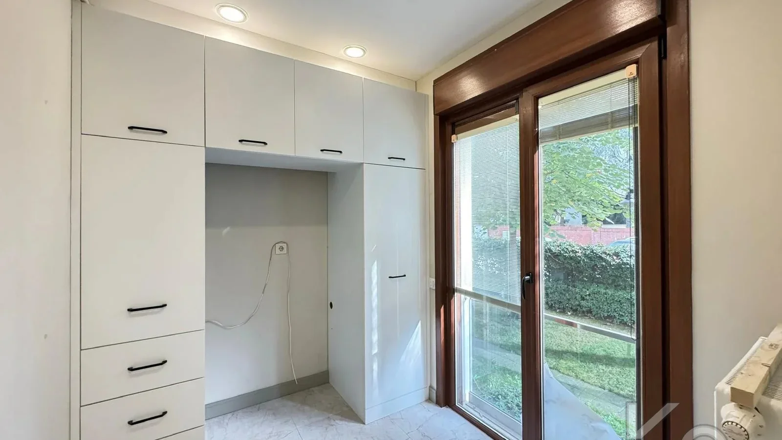 Academy Çi̇ftehavuzlar Sahi̇lde Presti̇jli̇ Yeni̇ Bi̇nada 90m2 2+1 