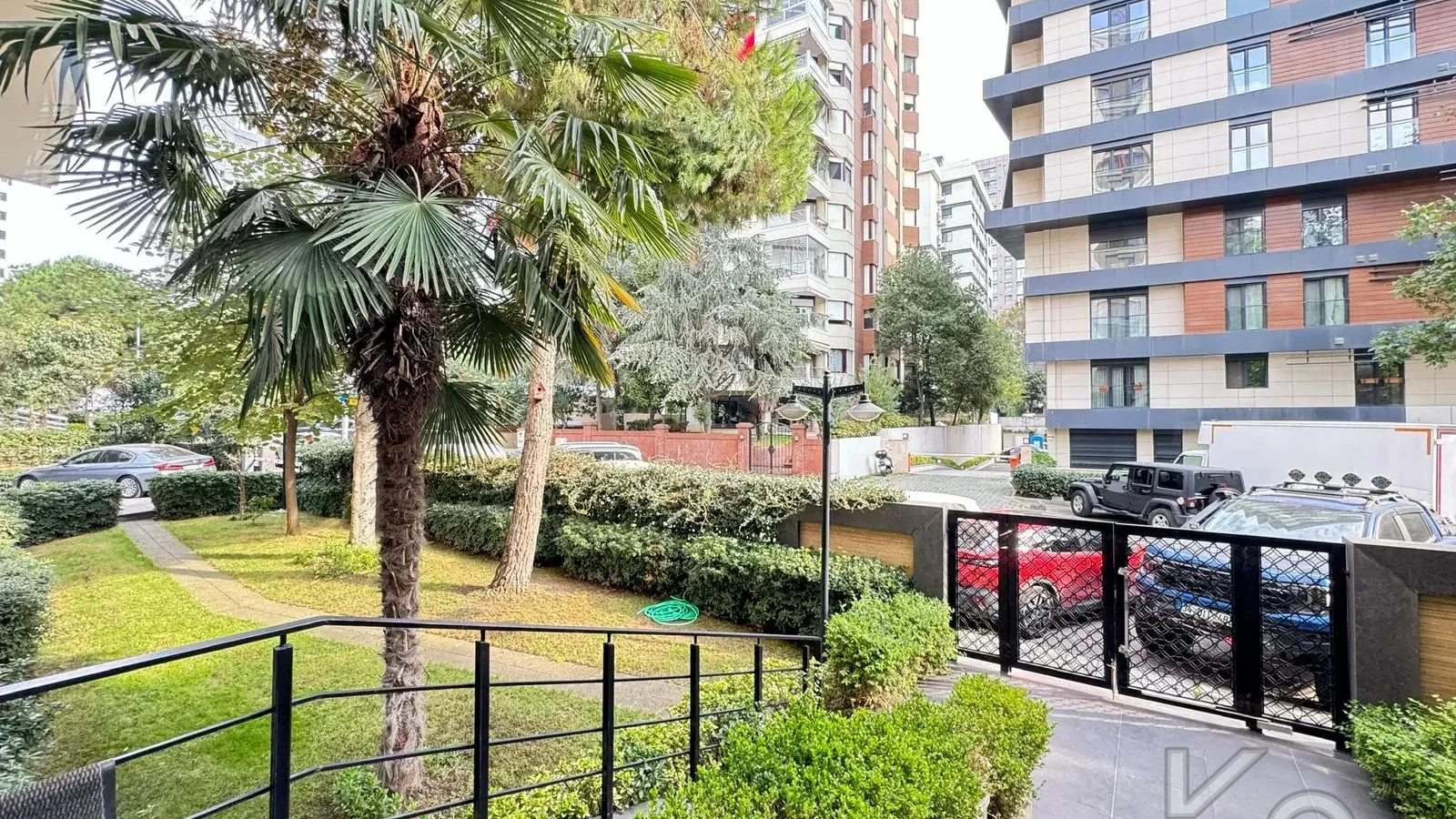 Academy Çi̇ftehavuzlar Sahi̇lde Presti̇jli̇ Yeni̇ Bi̇nada 90m2 2+1 