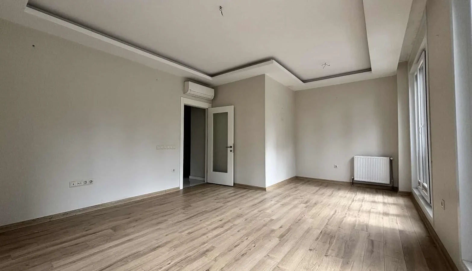 Sağlam'dan Merdivenköy'de Minibüse Yakın 3+1 Geniş Satılık Daire