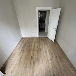Sağlam'dan Merdivenköy'de Minibüse Yakın 3+1 Geniş Satılık Daire
