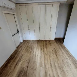 Sağlam'dan Merdivenköy'de Minibüse Yakın 3+1 Geniş Satılık Daire