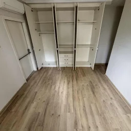 Sağlam'dan Merdivenköy'de Minibüse Yakın 3+1 Geniş Satılık Daire