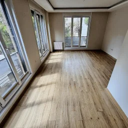 Sağlam'dan Merdivenköy'de Minibüse Yakın 3+1 Geniş Satılık Daire