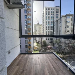 Laci̇vertcadde Göztepe Bahari̇yeli̇ Sokak Ebeveynli̇ Çi̇ft Balkonlu 120m² Net 3+1