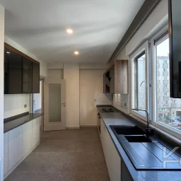 Laci̇vertcadde Göztepe Bahari̇yeli̇ Sokak Ebeveynli̇ Çi̇ft Balkonlu 120m² Net 3+1