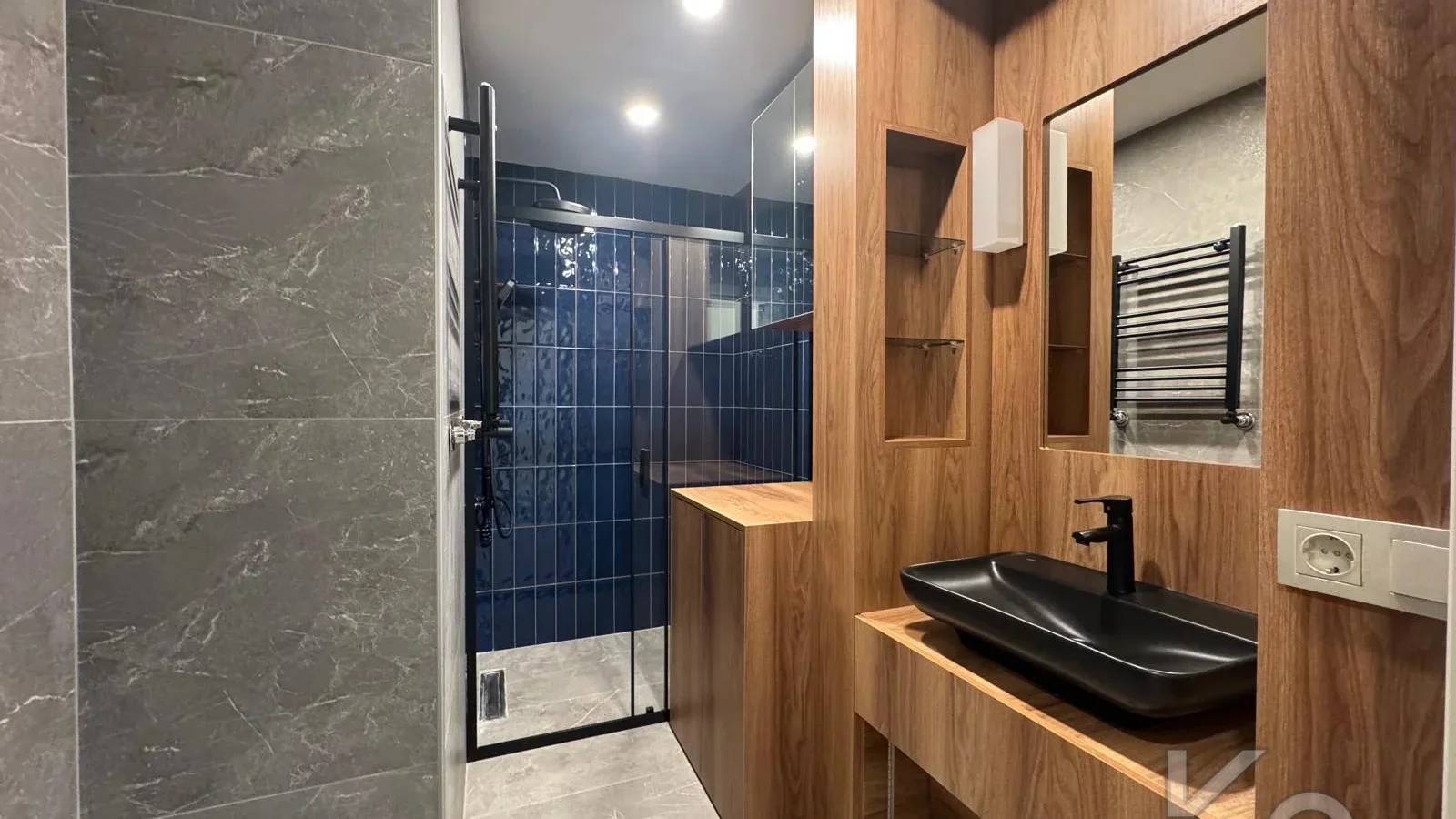 Laci̇vertcadde Göztepe Bahari̇yeli̇ Sokak Ebeveynli̇ Çi̇ft Balkonlu 120m² Net 3+1