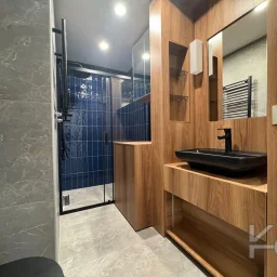 Laci̇vertcadde Göztepe Bahari̇yeli̇ Sokak Ebeveynli̇ Çi̇ft Balkonlu 120m² Net 3+1