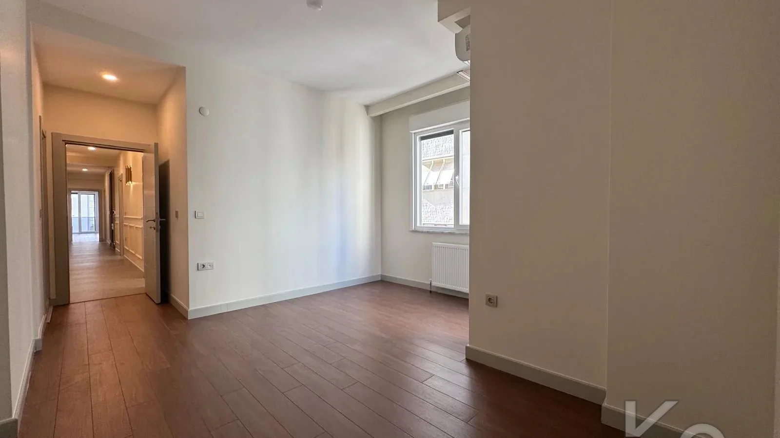 Laci̇vertcadde Göztepe Bahari̇yeli̇ Sokak Ebeveynli̇ Çi̇ft Balkonlu 120m² Net 3+1