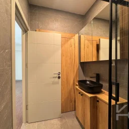 Laci̇vertcadde Göztepe Bahari̇yeli̇ Sokak Ebeveynli̇ Çi̇ft Balkonlu 120m² Net 3+1