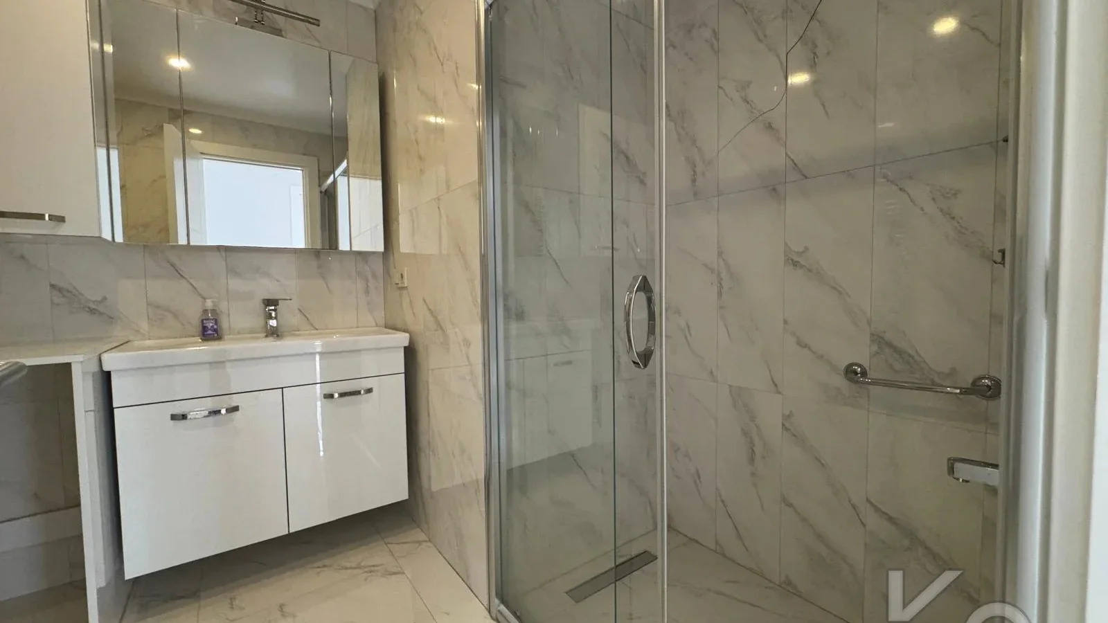  Laci̇vertcadde Çi̇ftehavuzlar Bağdat'a 2.bi̇na 95 M² Net