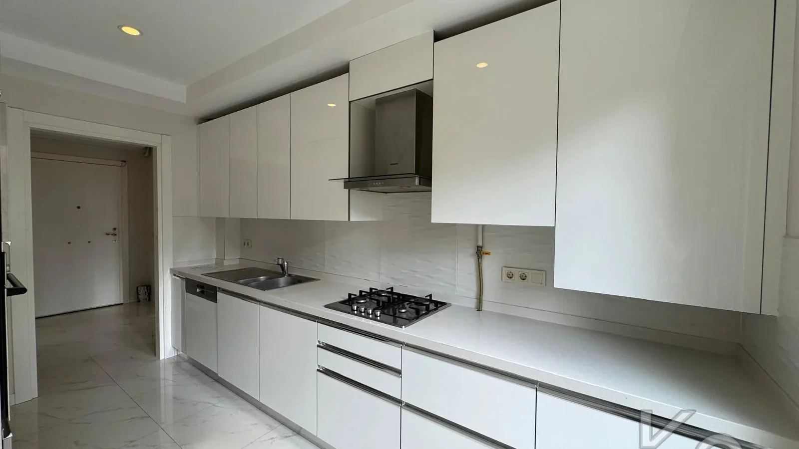  Laci̇vertcadde Çi̇ftehavuzlar Bağdat'a 2.bi̇na 95 M² Net
