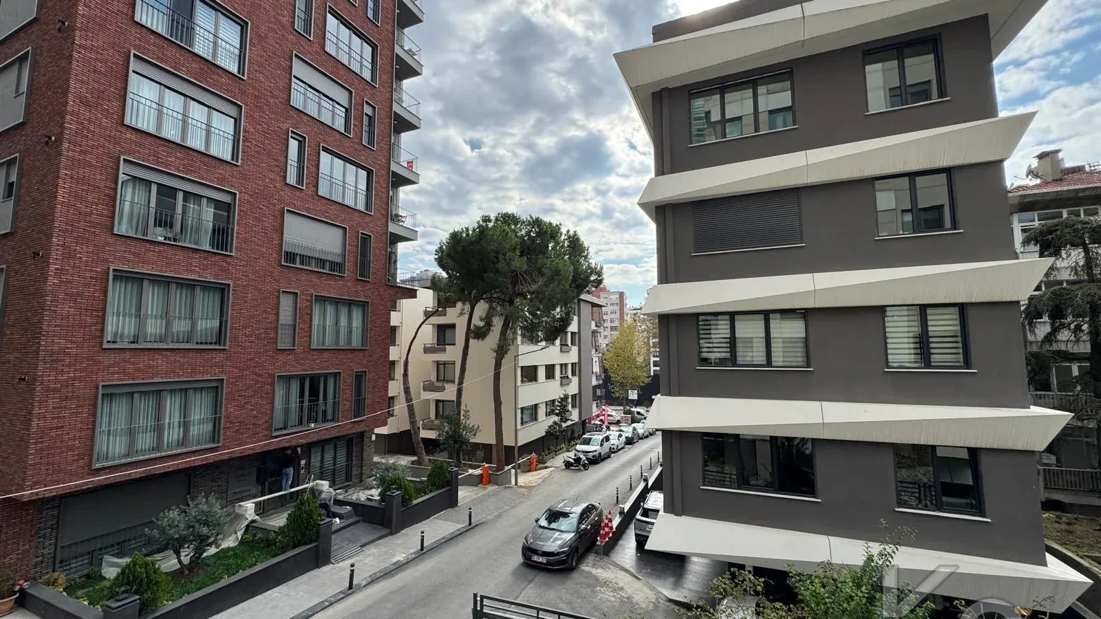  Laci̇vertcadde Çi̇ftehavuzlar Bağdat'a 2.bi̇na 95 M² Net