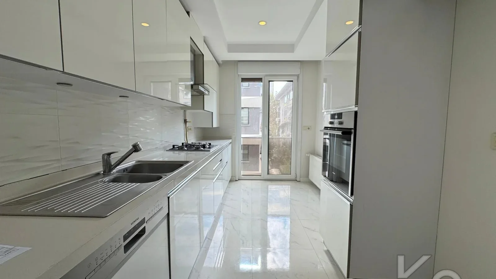  Laci̇vertcadde Çi̇ftehavuzlar Bağdat'a 2.bi̇na 95 M² Net