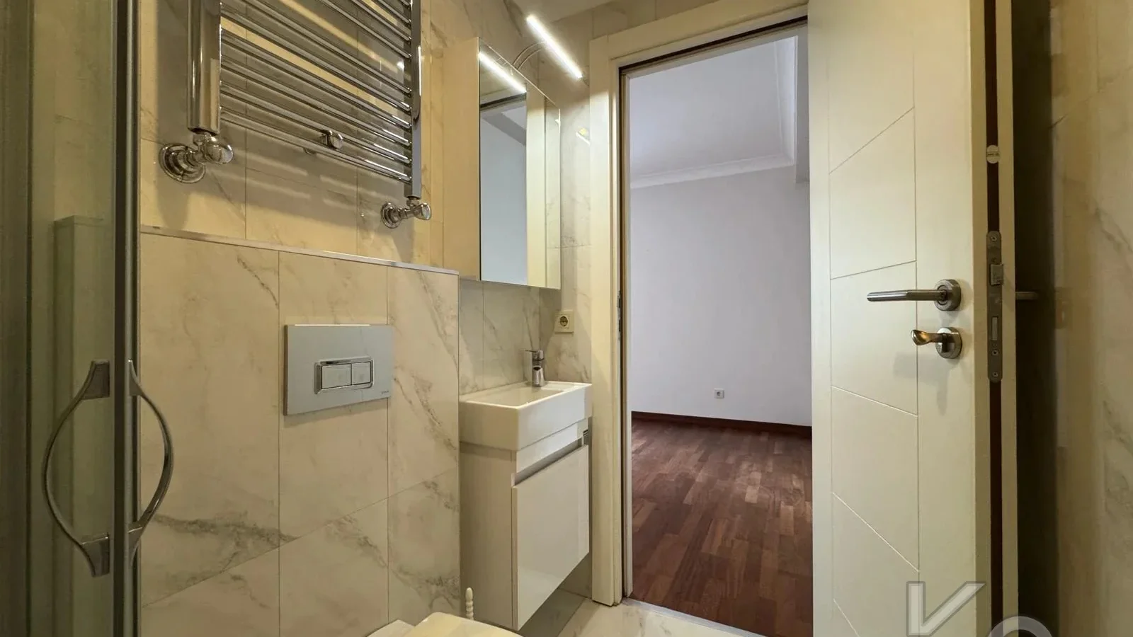  Laci̇vertcadde Çi̇ftehavuzlar Bağdat'a 2.bi̇na 95 M² Net