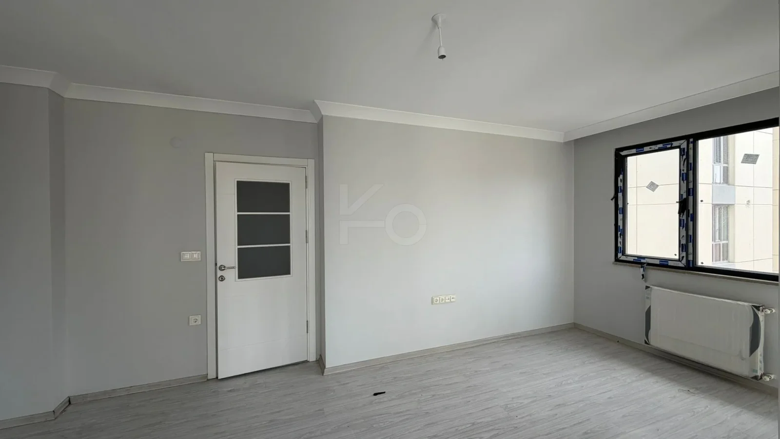 Lacivertcadde Bostancıda Sıfır 3+1 Ebeveyn Banyolu 100 M² Net 3+2