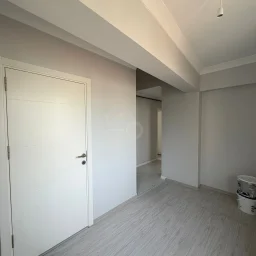 Lacivertcadde Bostancıda Sıfır 3+1 Ebeveyn Banyolu 100 M² Net 3+2