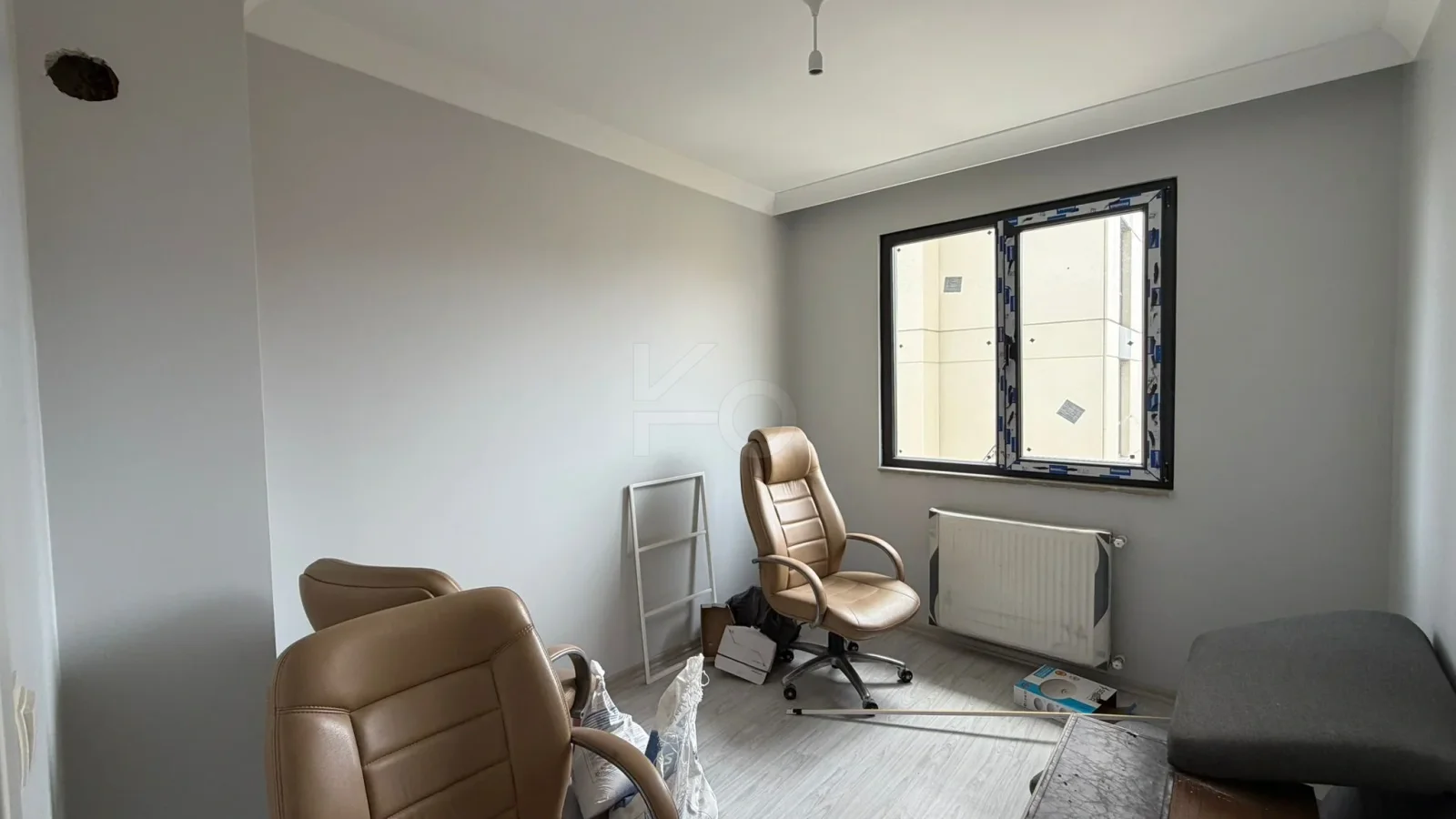 Lacivertcadde Bostancıda Sıfır 3+1 Ebeveyn Banyolu 100 M² Net 3+2