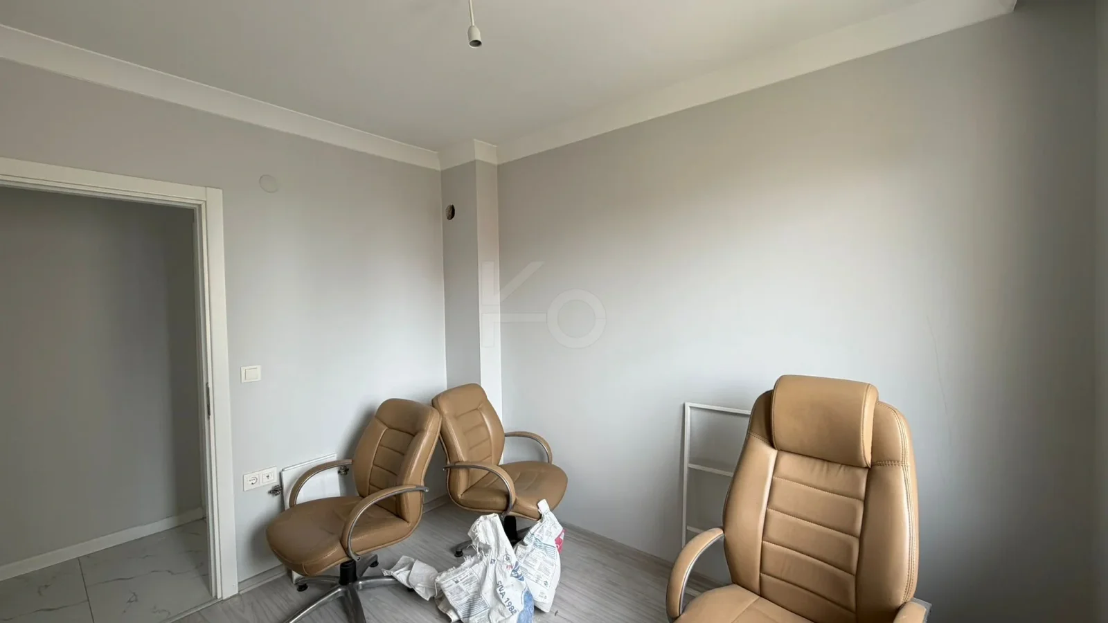 Lacivertcadde Bostancıda Sıfır 3+1 Ebeveyn Banyolu 100 M² Net 3+2