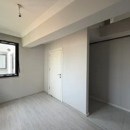 Lacivertcadde Bostancıda Sıfır 3+1 Ebeveyn Banyolu 100 M² Net 3+2
