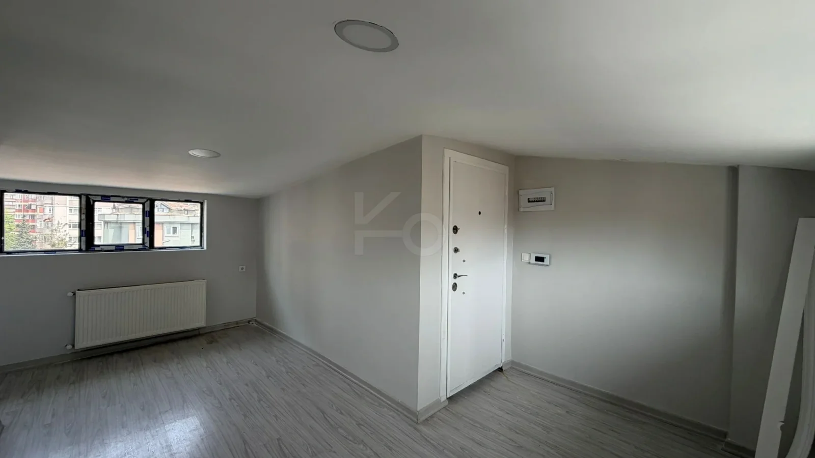 Lacivertcadde Bostancıda Sıfır 3+1 Ebeveyn Banyolu 100 M² Net 3+2