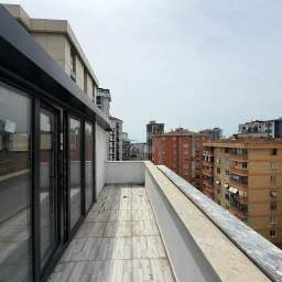 Lacivertcadde Bostancıda Sıfır 3+1 Ebeveyn Banyolu 100 M² Net 3+2