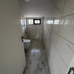 Lacivertcadde Bostancıda Sıfır 3+1 Ebeveyn Banyolu 100 M² Net 3+2