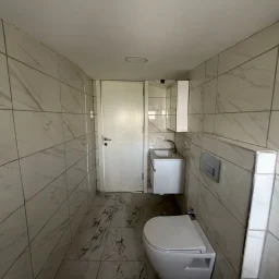 Lacivertcadde Bostancıda Sıfır 3+1 Ebeveyn Banyolu 100 M² Net 3+2