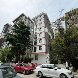 Lacivertcadde Bostancıda Sıfır 3+1 Ebeveyn Banyolu 100 M² Net 3+2