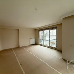 Laci̇vertcadde Feneryolu Ebeveynli̇ Balkonlu 2026 Sifir 93m² 3+1